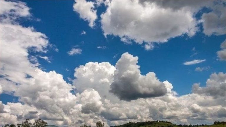 Weather tomorrow, Tuesday: a cold atmosphere and a rain to come
