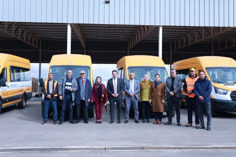 The Council of the East Council grants the province of Figij, school cars, ambulances and trucks of an oil tanker