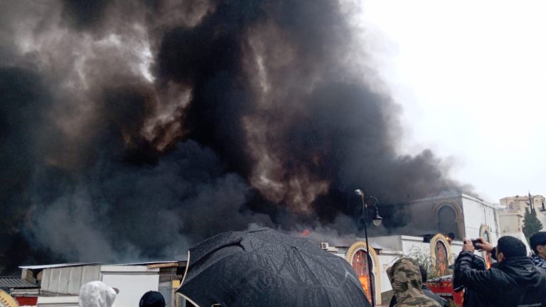 The trigger of a fire inside the market of the Bani Makada model (tire)
