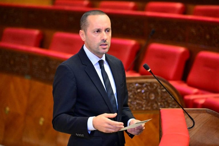 AL -Tahrawi requires a period of 15 days before submitting a request for licenses for health agents