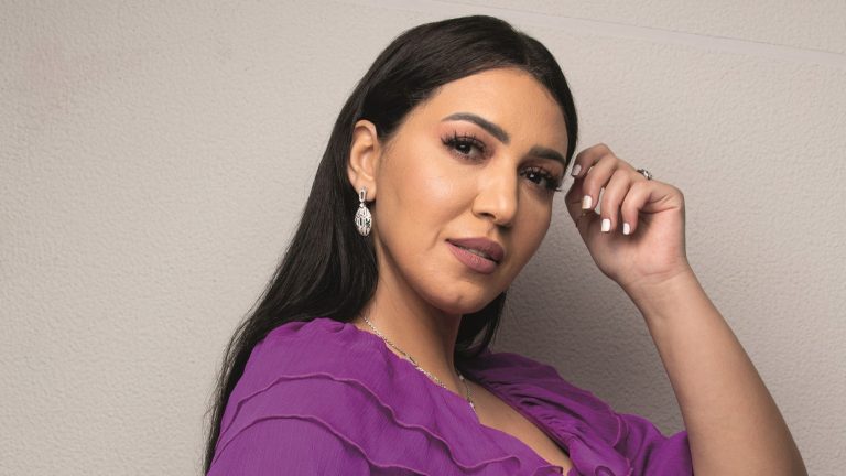 Asma Munawar surprises her fans with a special gift in "Valentine"
