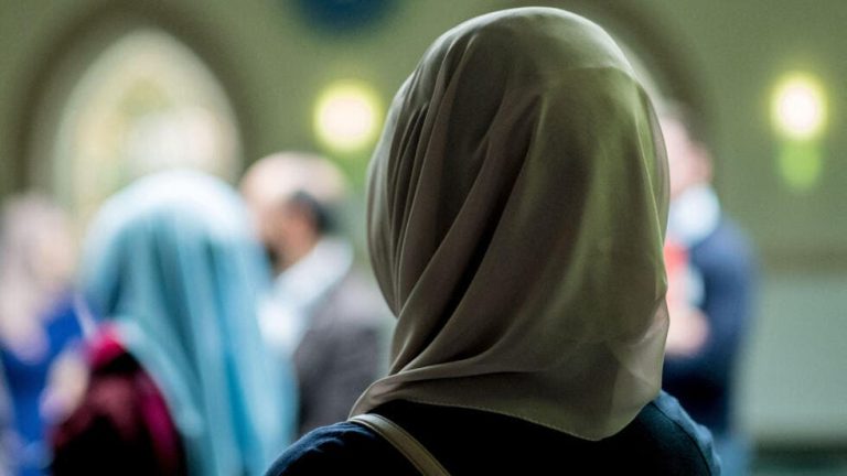France is studying the prohibition to wear the veil in sporting events