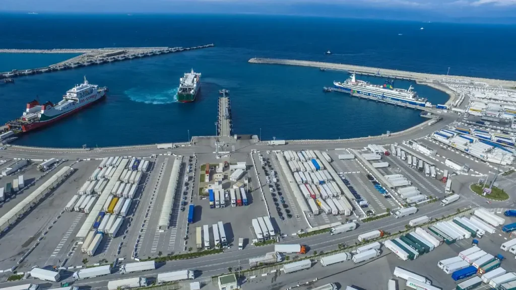 He went to the isolate of the director general of the port of Tangier Méditerranée after his creation to a company in Spain