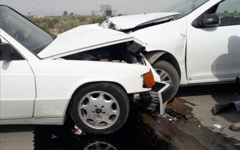 Jarsive .. 6 people were injured in a collision between two cars