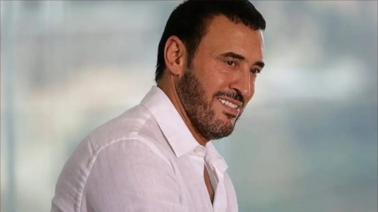 Kazem El -Saher promotes his new artistic during the "Valentine's Day"