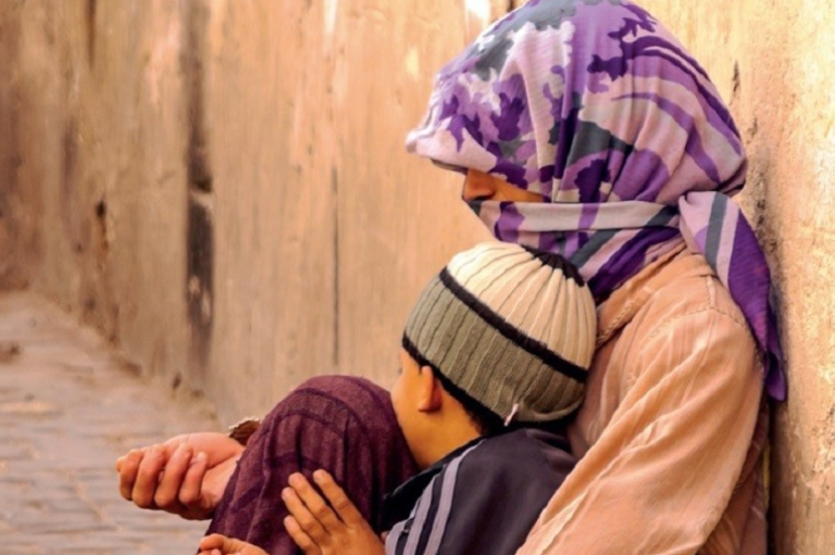 Reserve children for the begging and the practice of corruption leads to a woman for arrest in Marrakech