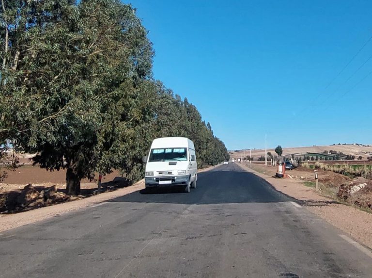 Settat Kasbah Road, said Awlad. Burning is in its best manifestations