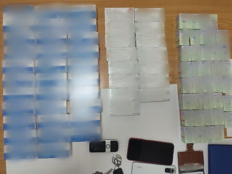 Tangier .. Stop two people and book more than 2,000 narcotic medical tablets