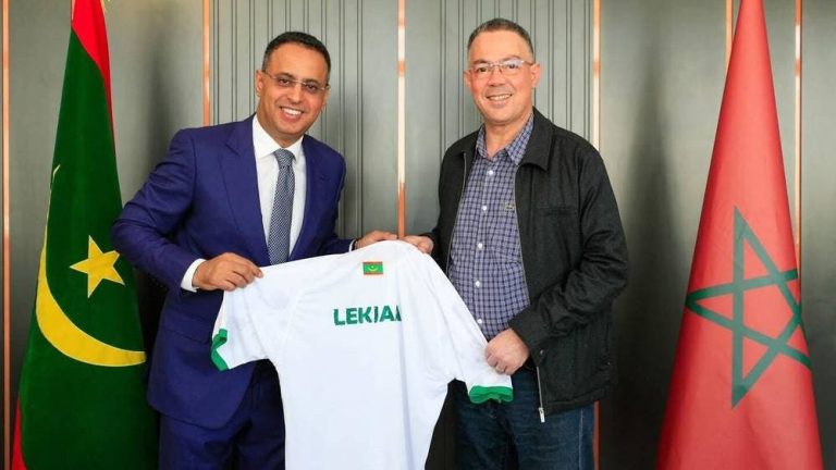The president of the Mauritanian Football Association receives Fawzi Lakjaa