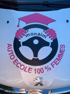 The first women's driving school in Grsif