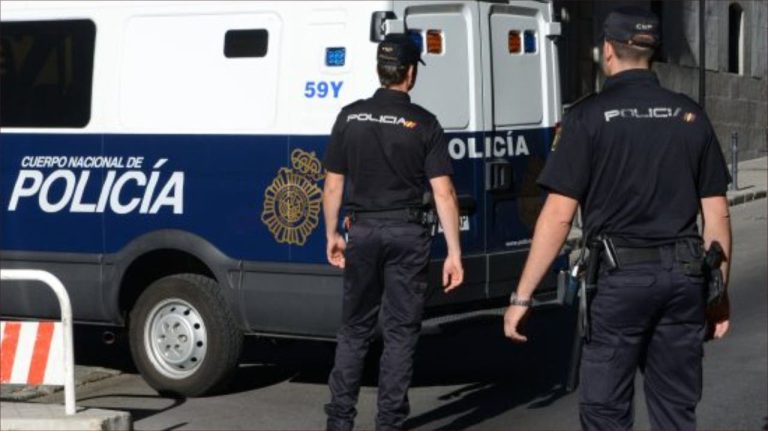 A scandal in the occupied Melilla. A lawyer and teachers involved in the sale of certificates forged to immigrants