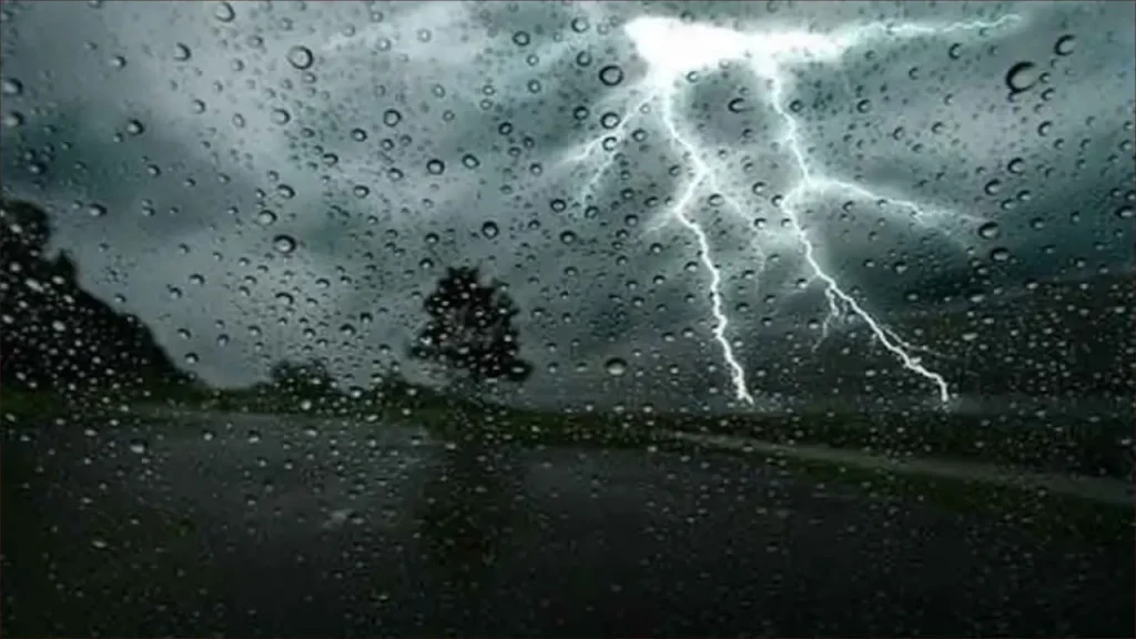 A warning form. Thunderstorms and snowfall dear in several regions