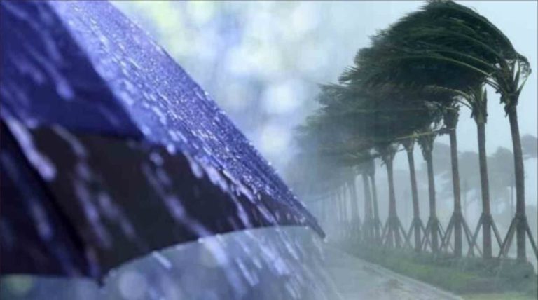 A warning form: snowfall and strong rain showers in these areas