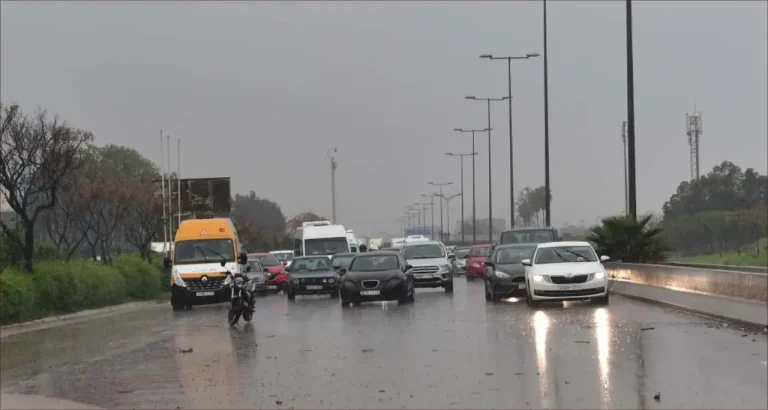 After the warning form, the Ministry of Equipment warns road users and recommends prudence