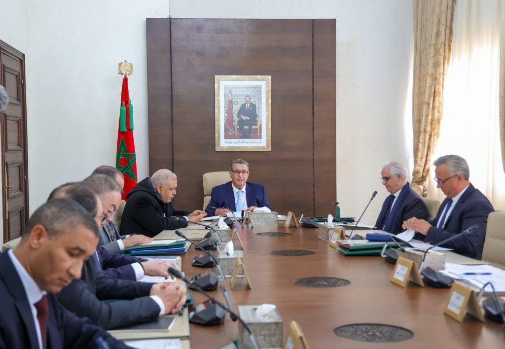Akhenoush chairs the meeting of the green hydrogen committee and defines projects worth 319 billion dirhams