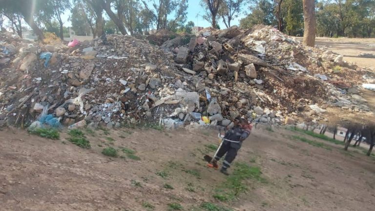 Despite calls, the Eid Al -Fitr chapel is under the mercy of building waste and waste