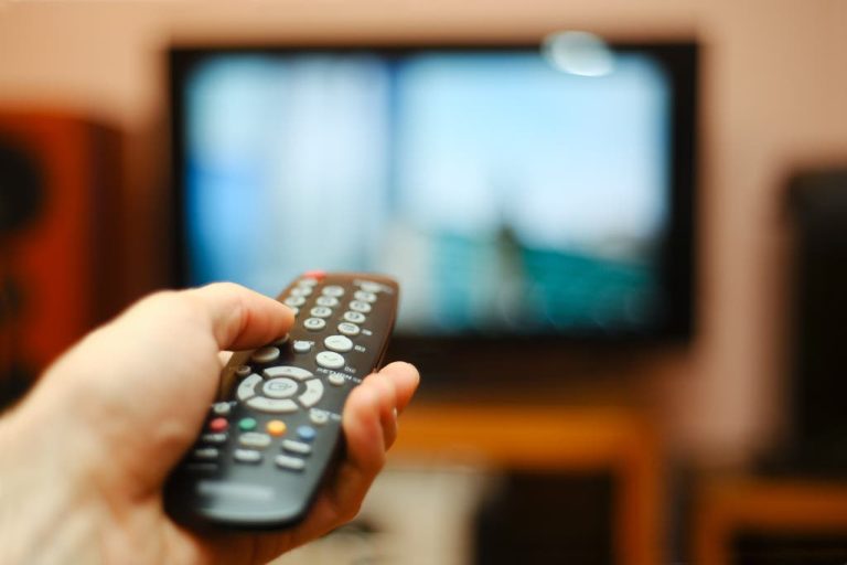 Hakka: intensive advertisements harm the experience of scenes