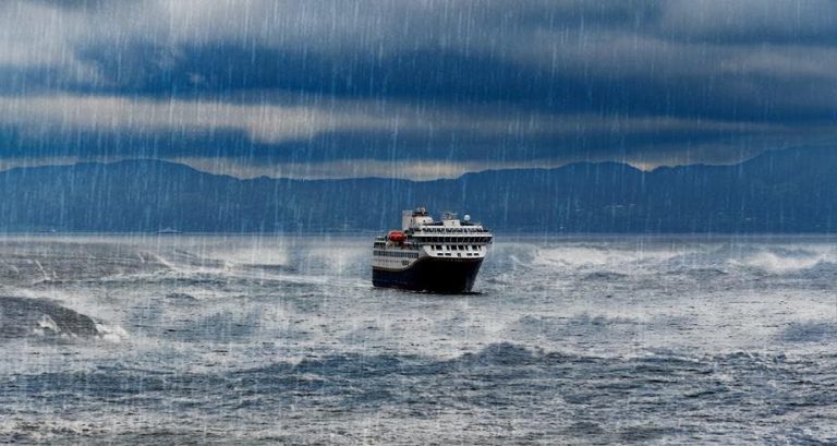 Navigation movement disorders between the green island, the category and Tangier