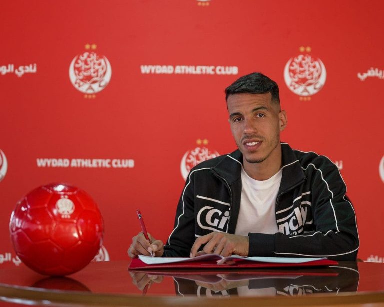 Officially .. Jamal Harkas renews his contract with Wydad Sports until 2026