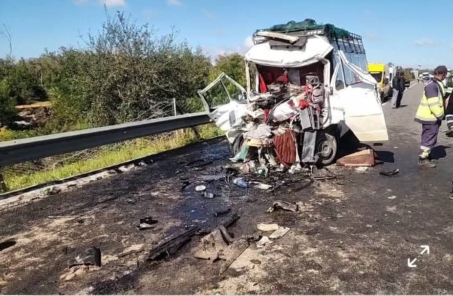 One person was killed and others were injured following a serious traffic accident at the entrance to Larache