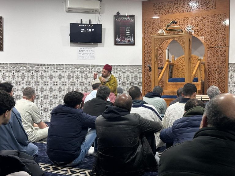 Spain .. Al -Majd Mosque, Plus Rosas, Madrid, Kiss Laylat al -qadr in a distinctive spiritual atmosphere