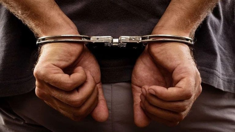 The arrest of a French citizen with a change required in the international police, "interpol"