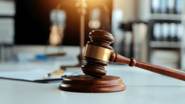Le procès d'un étudiant universitaire est reporté en raison de la publication d'allégations non confirmées concernant l'exploitation des étudiantes à Kiko