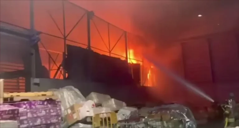 Urgent .. a fire broke out in Laram's freight zone at Mohamed V airport