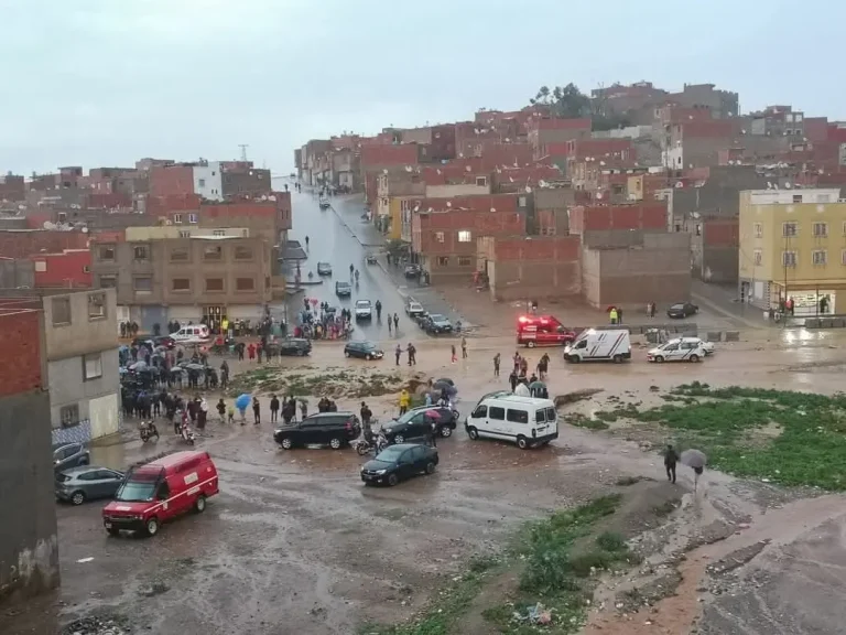 Urgent .. tragic in a volcano after a child and his father fall