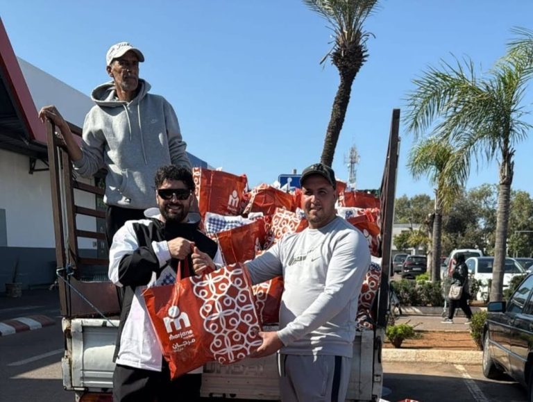 Yiopper Elias Al -Maliki distributes "Ramadan Stand" to families in need