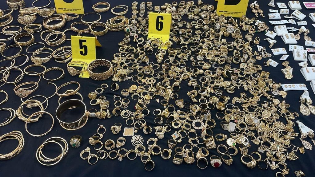 Tangier's safety reveals the details of the suspension of 3 people involved in the flight of a gold shop (photos)