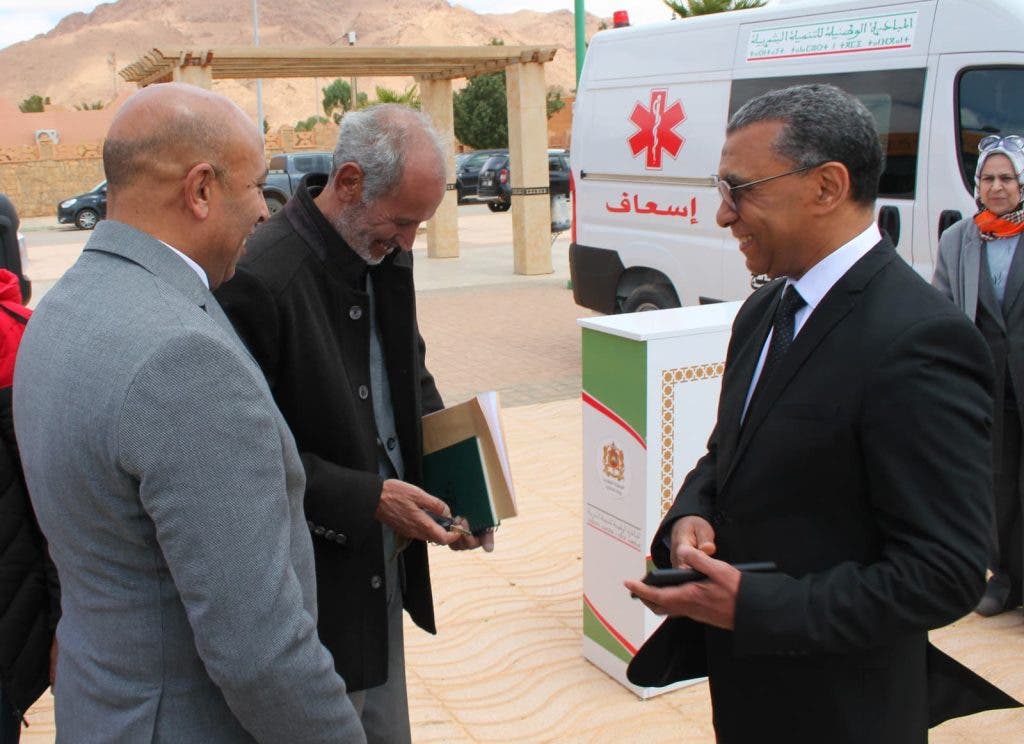 Bouarfa .. Delivery of ambulances and buses for school transport (photos) 16 Bouarrafa .. Delivery of ambulances and buses for school transport (photos)