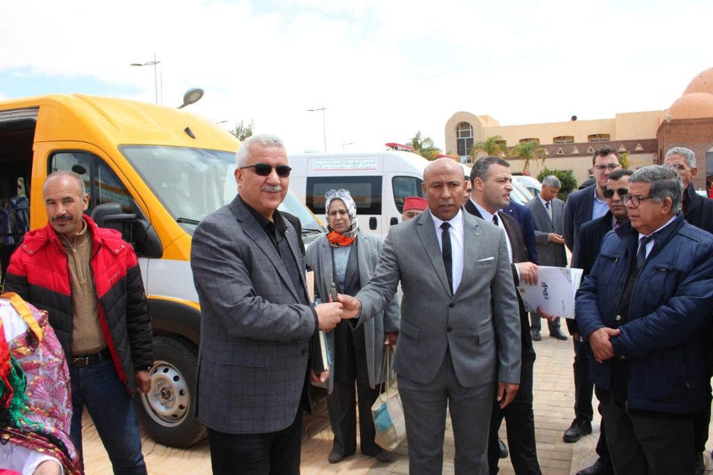 Bouarrafa .. Delivery of ambulances and buses for school transport (photos) 15 Bouarrafa .. Delivery of ambulances and buses for school transport (photos)