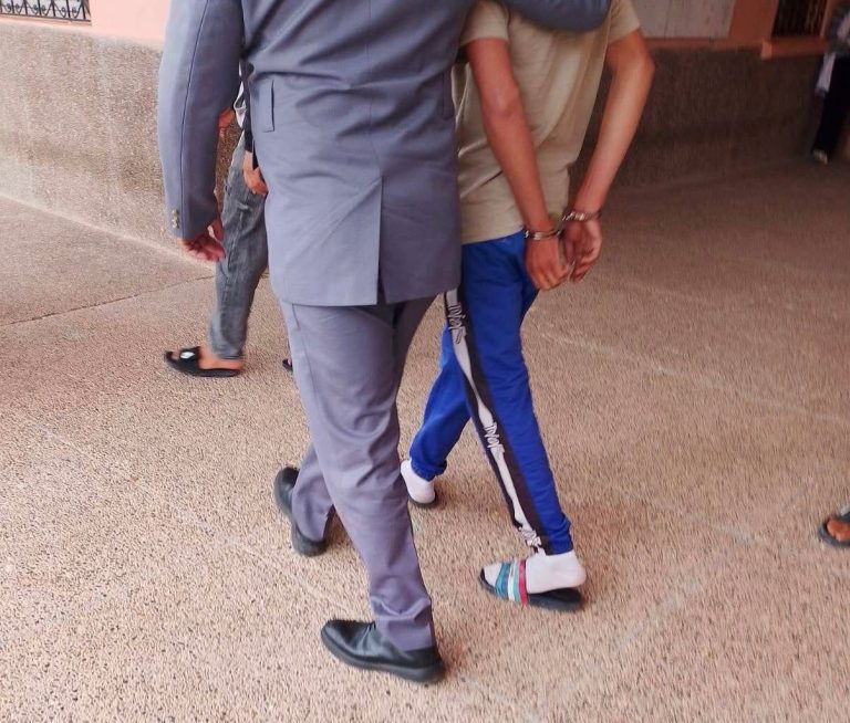 Shishawah .. the arrest of a student in front of his colleagues inside a high school causes a wave of demonstrations (photos)
