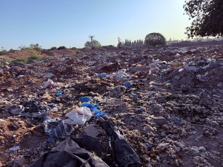 Muttrah wasted next to the Royal Palace in Marrakech… where is authority?! (photo)