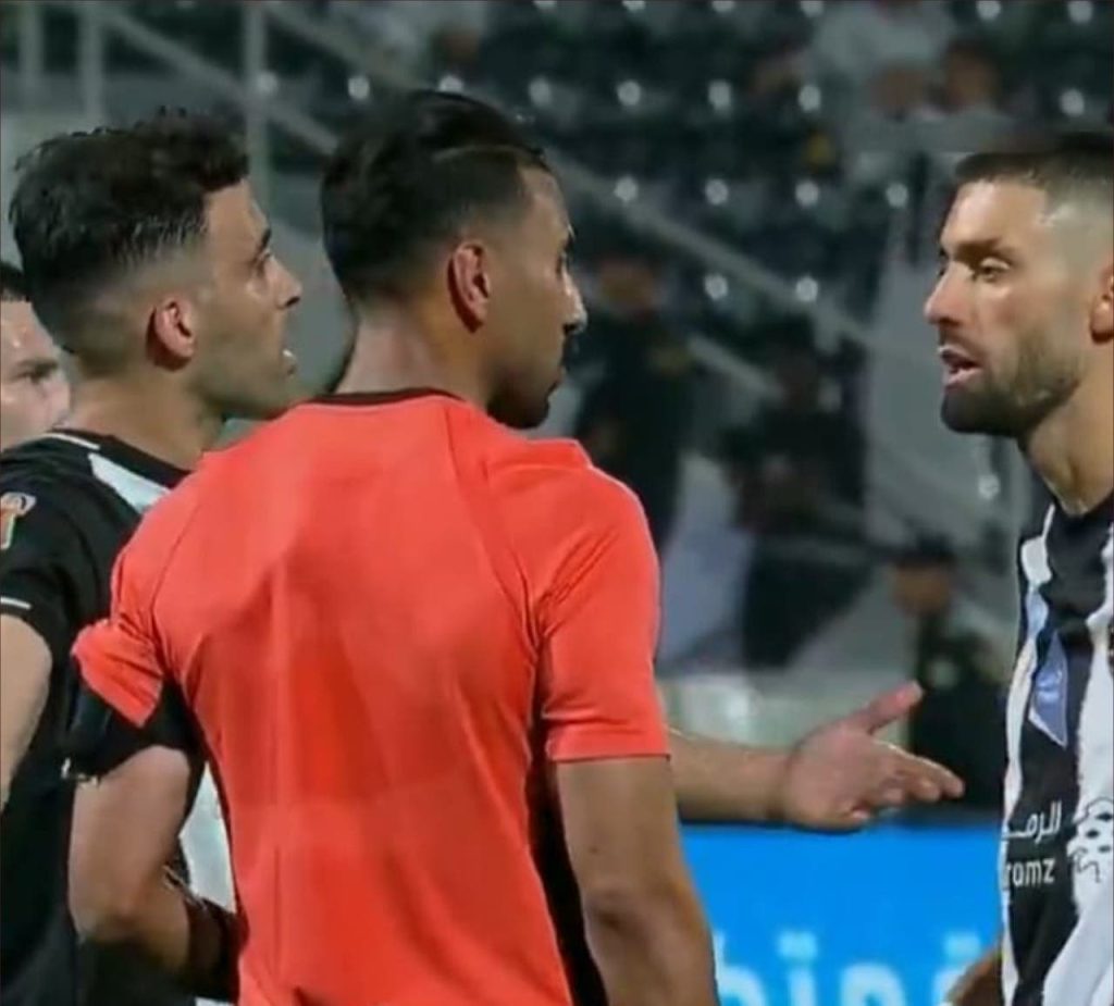 A dispute between Hamdallah and his colleague Carrasco on a penalty kick in the Saudi league (video)