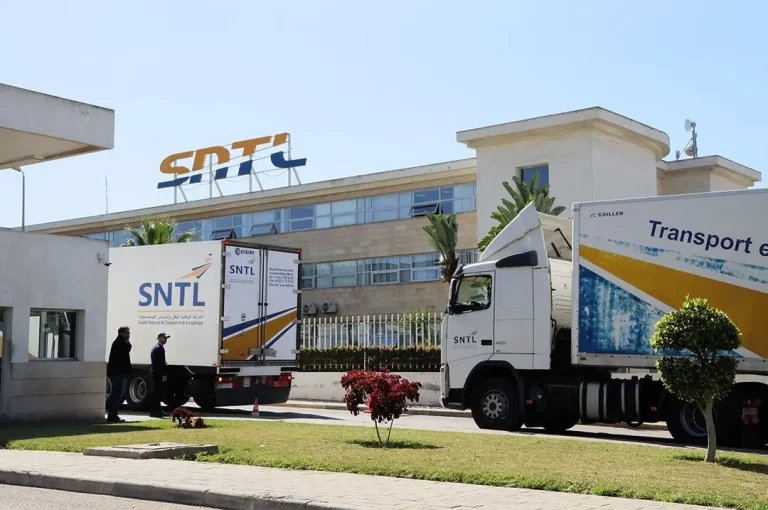 A "mysterious transaction" causes controversy and puts the national transport and logistics company in the quay