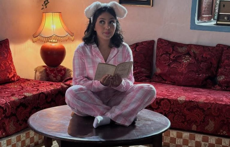 Actress Sarah Bouabid sends a thank you message to the public - a photo