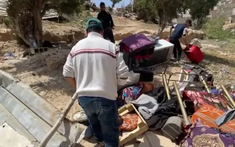 Agadir .. Bulldozer's earthquake shakes the slopes of the mountain