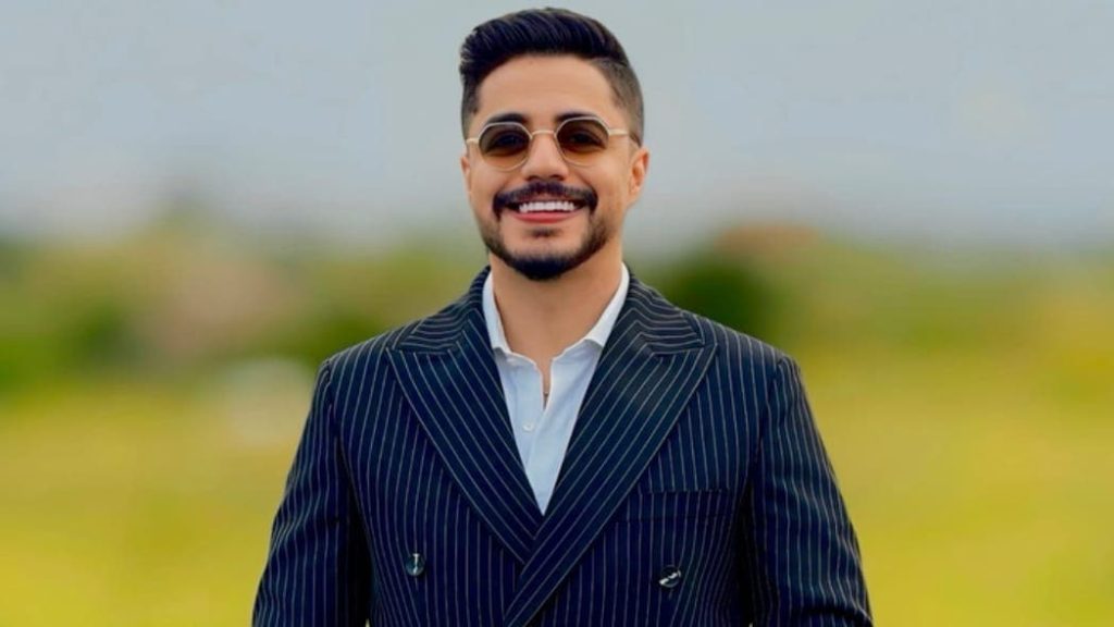 Ehab Amir promotes his new song, "Nesni"