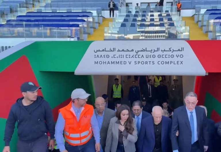 Geagea visit "Donor" and look at the small and the large before the opening of the boat