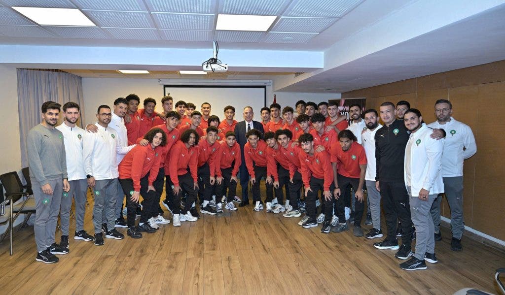 Geagea visits the players of the team under the age of 17 and motivates them before the African Cup final