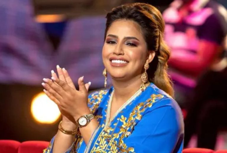 Ikram al -Abdiya is launching its new song, "like Kabbiki Mom"