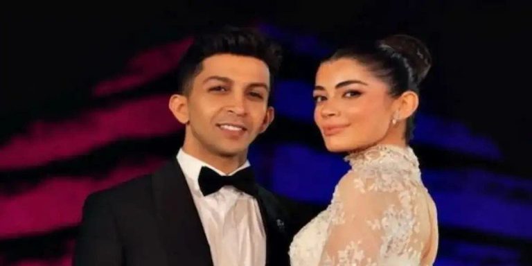Laila Ahmed Zahir celebrates her marriage to Hisham Jamal in the heart of Saqqara