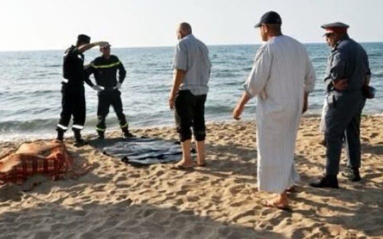 Nador .. The waters of the lake pronounce the body of a man in the astonishment of passers -by - by