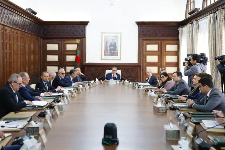 Put criminals between Morocco and Malawi at the Government Council table