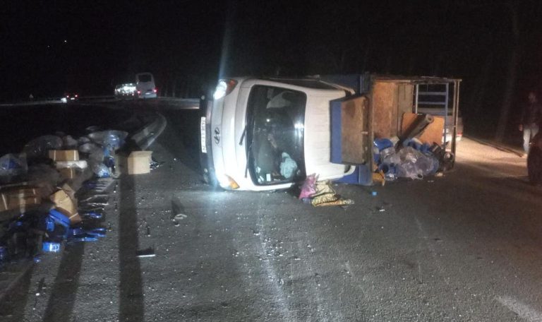 Tetouan .. a truck coup in Ain Al -Hosn is slightly injured to the driver