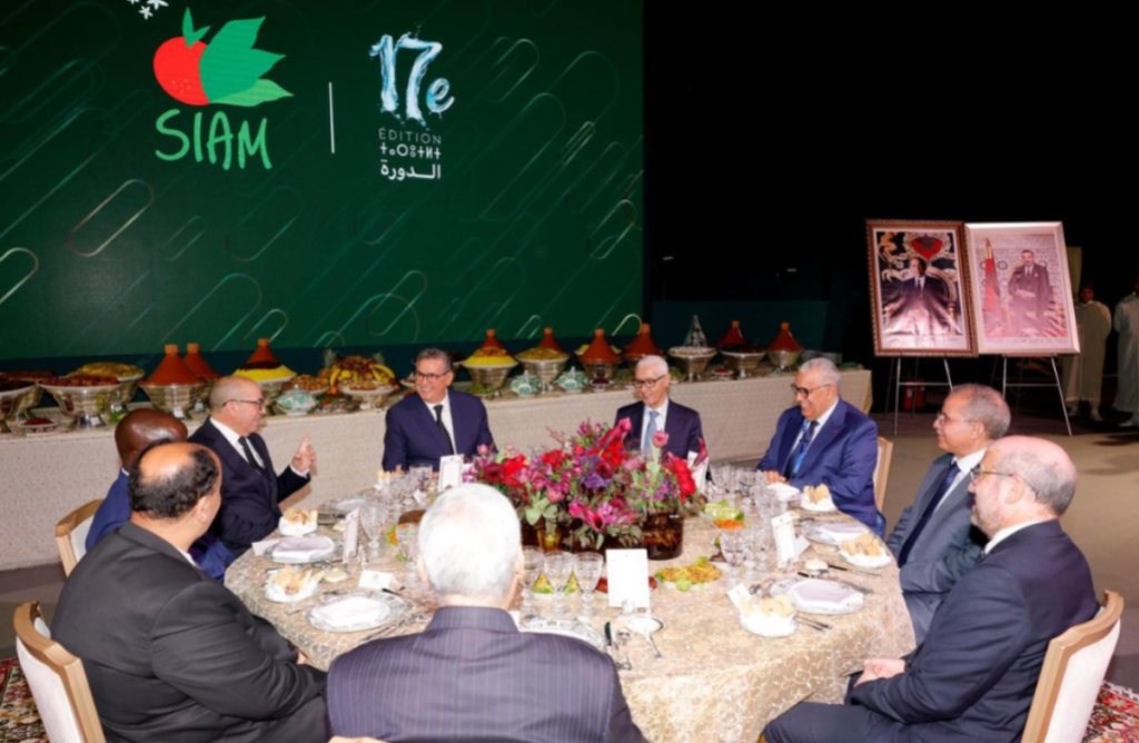 The King is organizing a dinner in honor of guests and participants in the International Agriculture Exhibition