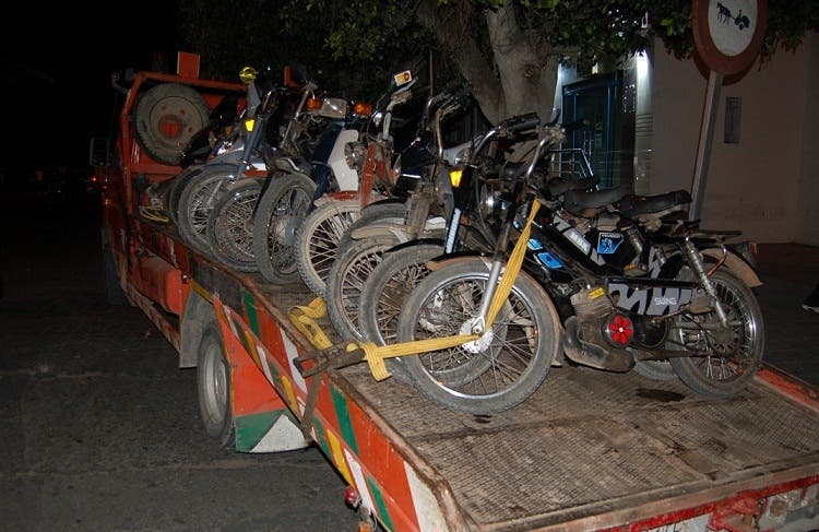 The bicycle reservation crisis in front of the parliament ... and the citizens awaiting solutions