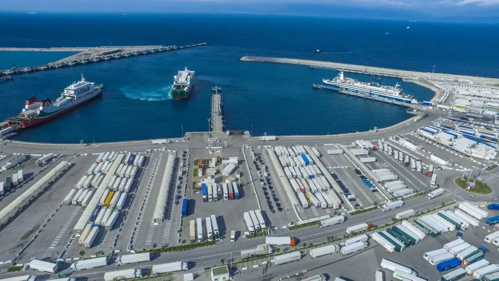 A Spanish official rents the development of Moroccan ports